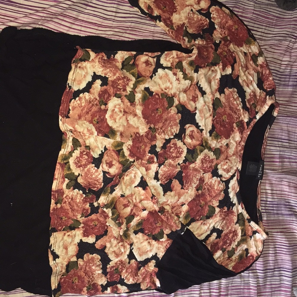 Crop top half sleeve